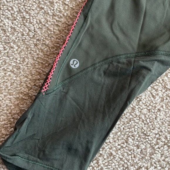 LULULEMON- Vent It Out Crop Athletic Workout Running Legging 4 green - Picture 5 of 6